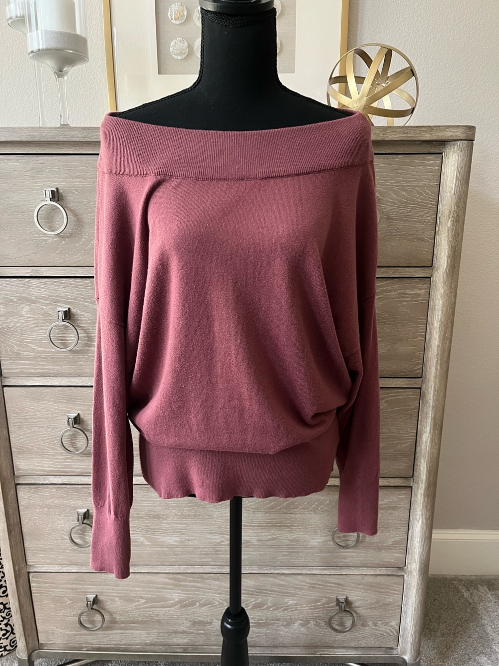 Express Mauve Off Shoulder Scoop Neck Batwing Sleeve Sweater Sz Small Cotton